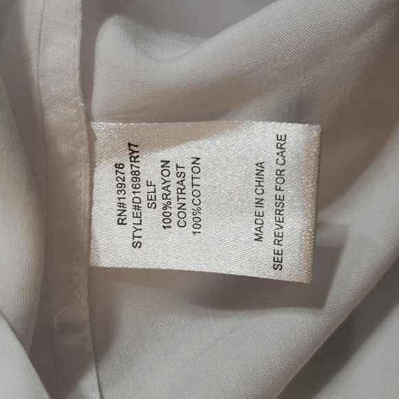 White blouse - Picture 5 of 6